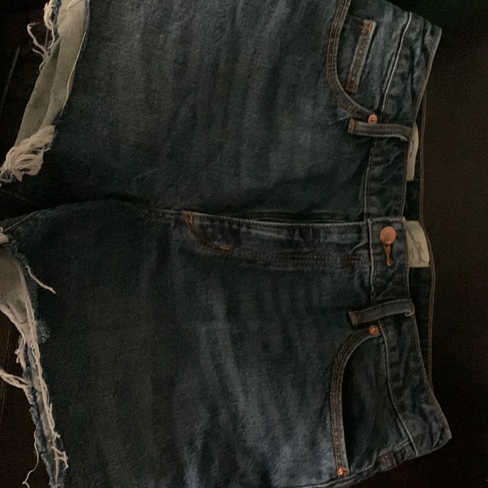 Universal Thread size 10 Jean shorts with distressed bottoms. NWOT